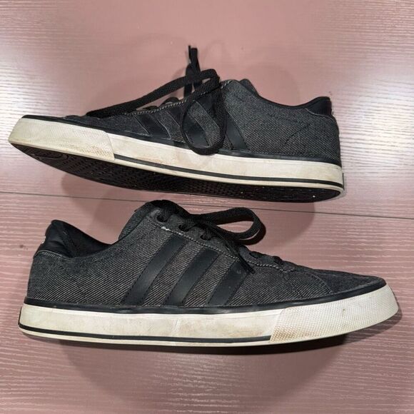 Adidas SE Daily Vulc Sneakers in Black & Grey - Picture 1 of 5